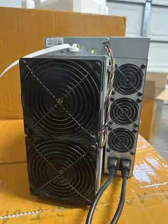 Antminer S21 200THS Bitcoin Miner с блоком питания, фотография 1