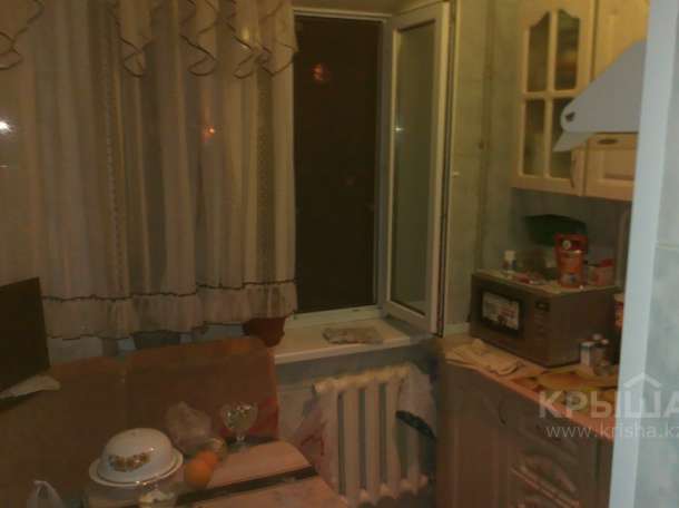 Продаю 2 ком кв на 3эт/5 эт дома не угловая теплая, фотография 5