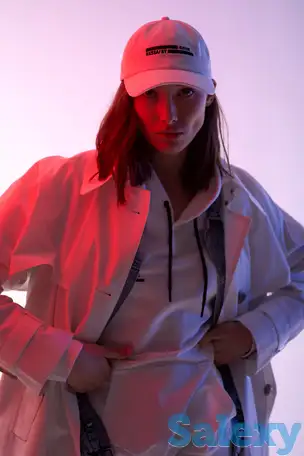 Тренч в белом цвете с кокеткой vassa&co, фотография 1