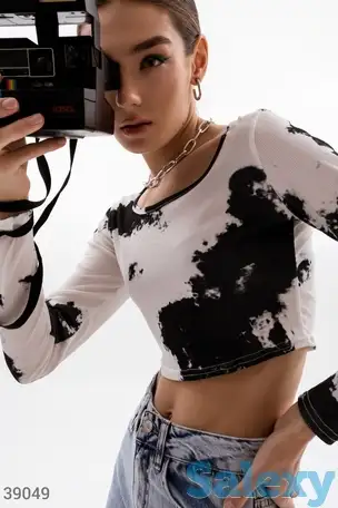 Укороченный лонгслив с принтом, фотография 1