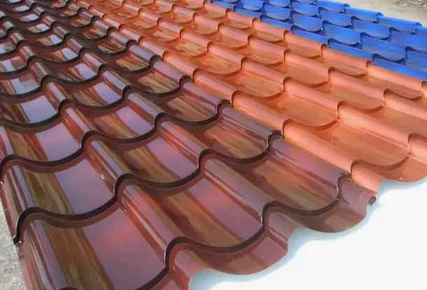 Металлочерепица зеленая, s 0,3-0,9 мм, Раскрой: 1.17хL... м, Марка: Монтерроса; Трамонтана; Монтекристо..., фотография 1