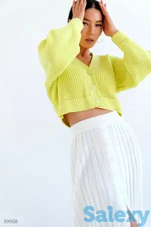 Укороченный джемпер желтого цвета, фотография 1