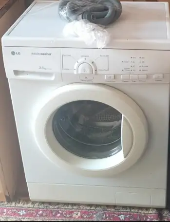 Продам стиральную машину бу в отличном состоянии срочно, торг есть, фотография 2