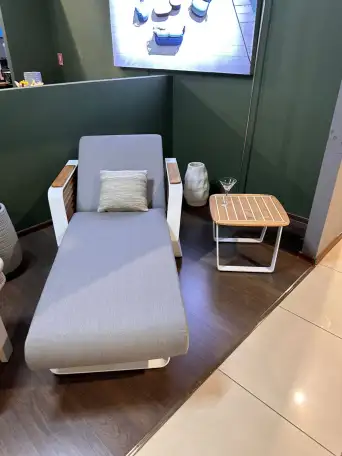 Абсолютно новый шезлонг, фотография 1