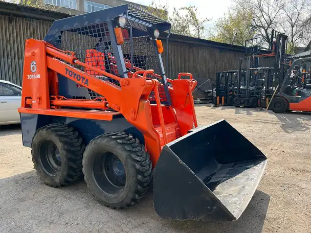 Мини фронтальный погрузчик Toyota SDK6 в Алматы, фотография 2