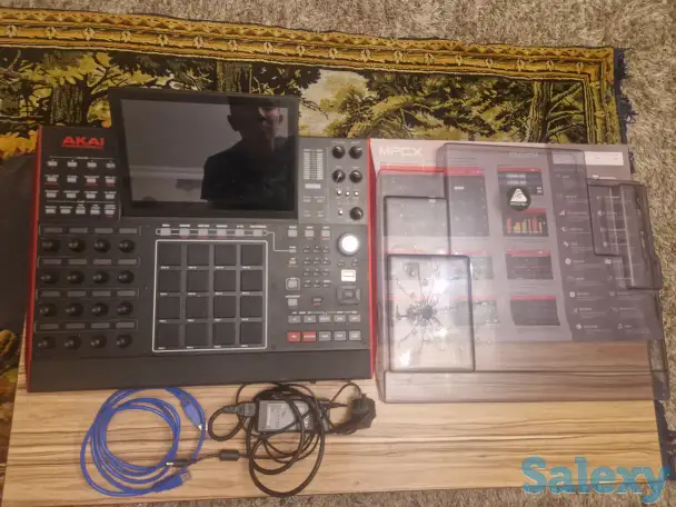 AKAI MPC X Black - Драм-машина / MIDI-клавиатура / Автономная рабочая станция, фотография 1