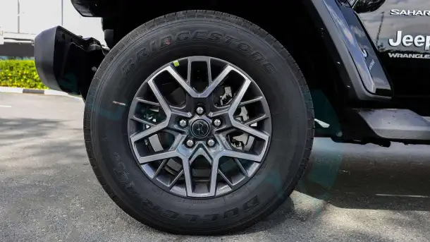 Jeep Wrangler Unlimited Sahara, фотография 10