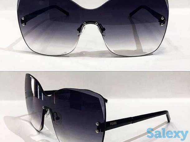 Модные сумки и брендовые очки, фотография 3