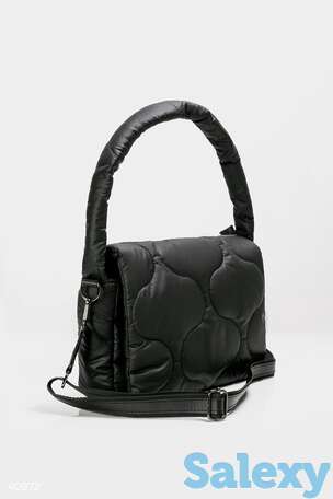 Черная сумка с фактурной стежкой, фотография 1