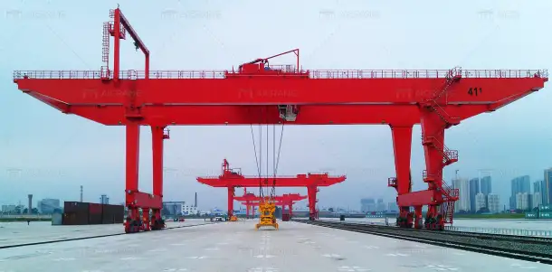 Полукозловой кран от Power Crane, фотография 3