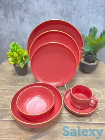 Малиновый столовый сервиз Vassila, фотография 1