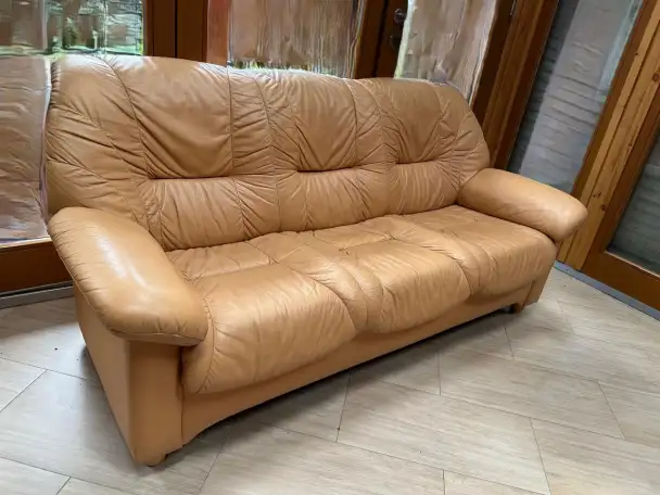 Диван кожаный светлый, фотография 2