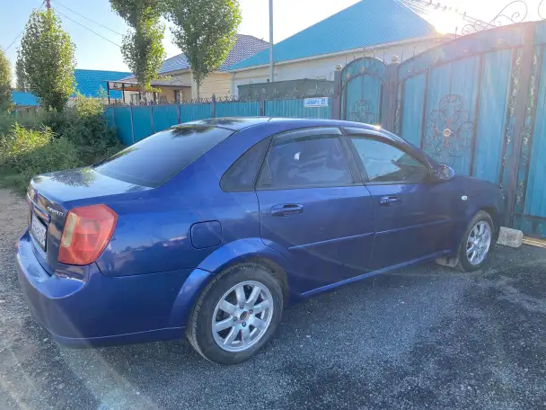 Продаю машину в хорошем состоянии, фотография 4