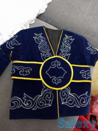 Продам национальную желетку с поясом и головным убором для мальчиков, фотография 1