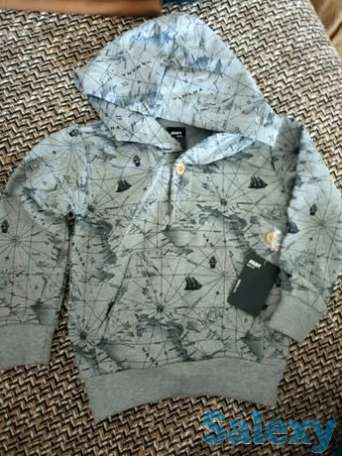 Новый свитер на 3 г, фотография 1