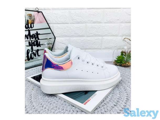 Спортивная одежда, обувь и рюкзаки, фотография 3