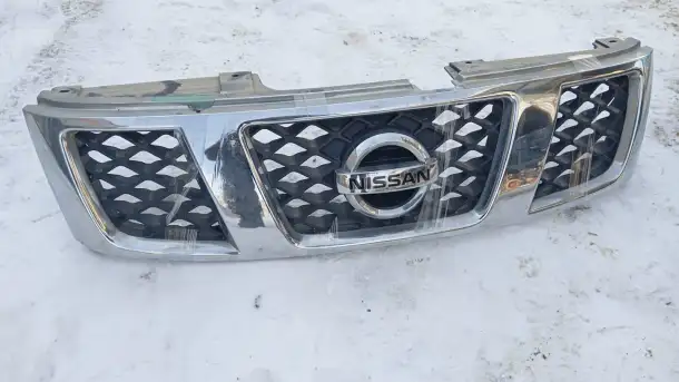 Nissan Patrol Y61  решетка  оригинал, фотография 1