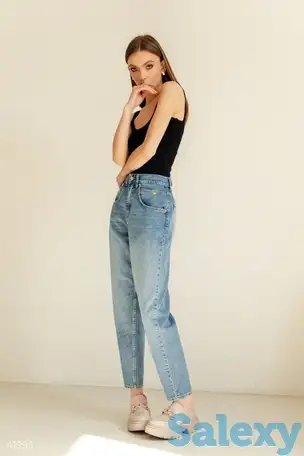 Кастомизированные джинсы голубого цвета, фотография 1