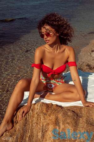 Яркий лиф на завязках, фотография 1