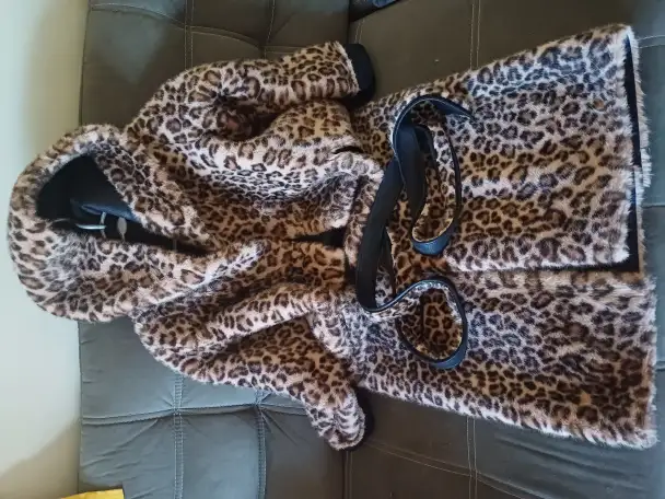 Продам новую дубленку-шубу двустороннюю. Новая продаю т.к нужны деньги. Новая ни разу не одевала., фотография 2