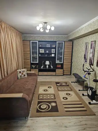 Продам трёхкомнатную квартиру в районе пересечения улиц Джандосова и Яссауи., фотография 1