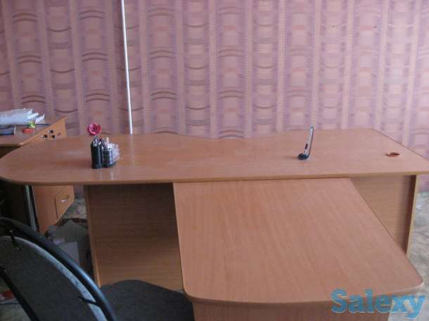 Продам офисные столы с тумбами, фотография 1