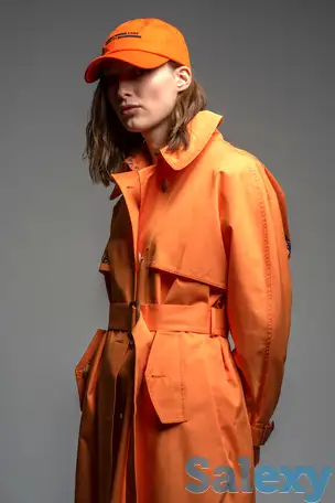 Тренч в оранжевом цвете с принтом vassa&co, фотография 1