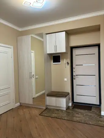 Продам просторную полностью меблированную квартиру с хорошим качественным ремонтом в новом ЖК Medeu Park., фотография 2