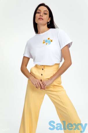 Белая футболка с украинским принтом, фотография 1