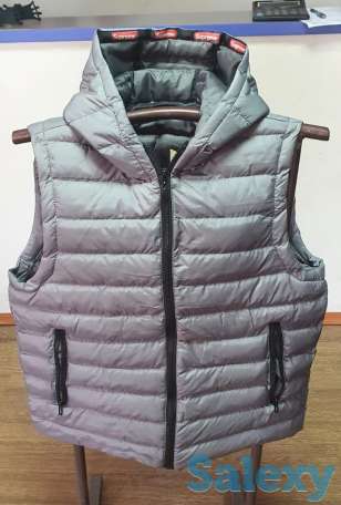 Жилет с капюшоном, фотография 1