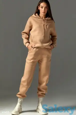 Базовый бежевый костюм на флисе, фотография 1