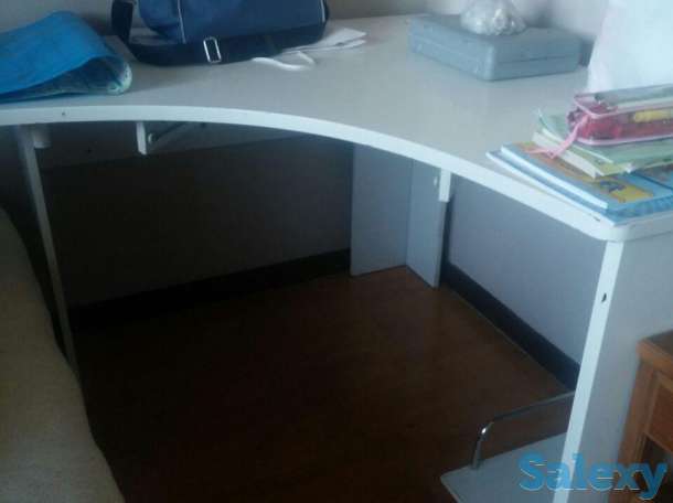 Стол + шкаф+тумбы, фотография 3