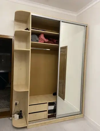 В отличном состоянии шкаф купе. Высота 250, глубина 60, ширина 180, фотография 3