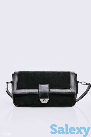 Сумка-багет с замшевой вставкой, фотография 1