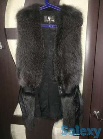 Женский жилет из натуральной чернобурки и кожи, фотография 1