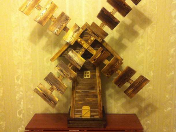 Декоративная деревянная мельница, фотография 1