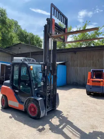 Вилочный погрузчик Toyota 8FD35 с кабиной из Японии, фотография 5