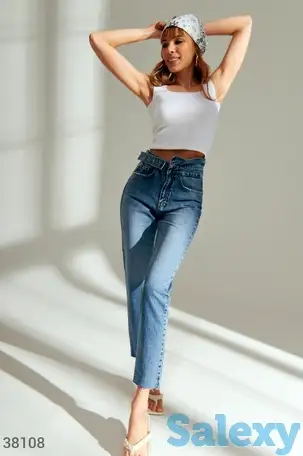 Прямые джинсы с асимметричным поясом, фотография 1