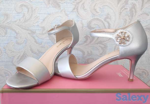 Босоножки, фотография 1