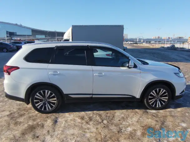 Mitsubishi Outlander 2020 г., фотография 3