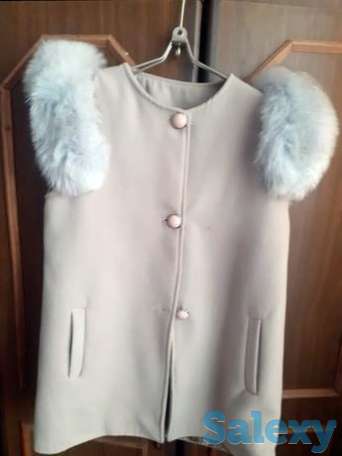 Жилет на девочку, фотография 1