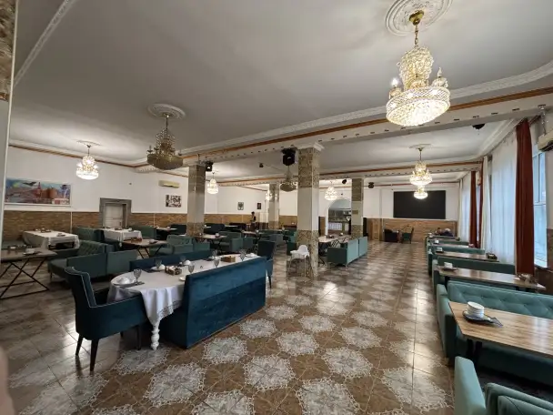 Сдается в аренду ресторан в центре Узынaгаша! 		Общая площадь: 1200 м 2 этажа по 600 м 		Участок: 21 сотка, первая, фотография 6