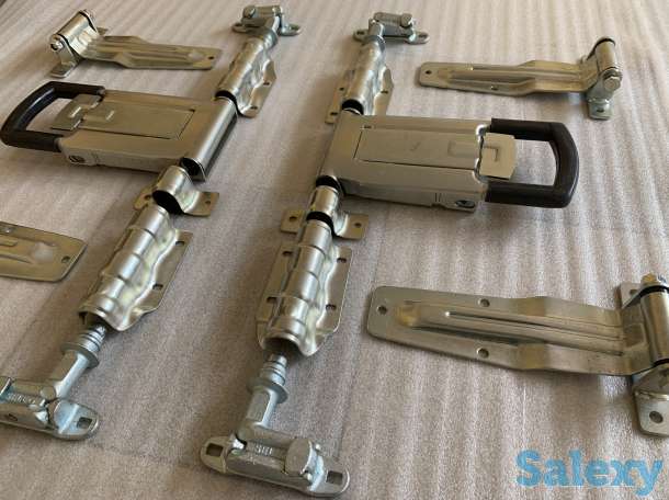 Комплект фурнитуры на задние ворота фургона с рукояткой 