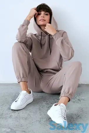 Стильный костюм с толстовкой, фотография 1