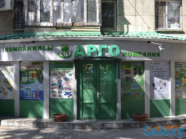 Оформление витрин: оклейка стекол оракалом, накладные элементы, 