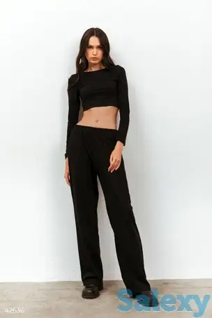 Трикотажный костюм с кроп-топом, фотография 1