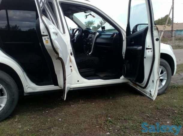 Автомобиль СУЗУКИ Suzuki, фотография 2