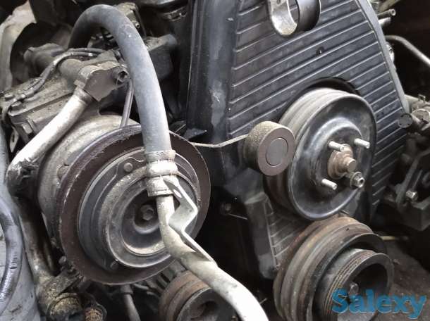 Двигатель  Toyota 3L v-2.8 на Hiace, фотография 1