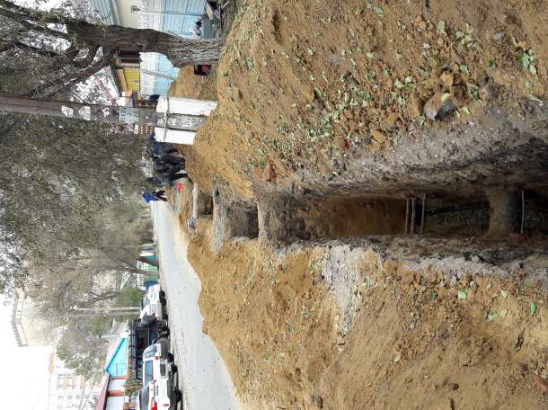 В ручную копаем  ямы , фотография 2