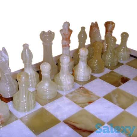 Шахматные фигурки из камней оникс, фотография 1